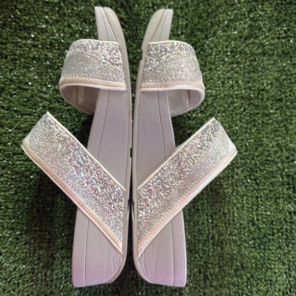 FitFlop Women's Mina Ombre Silver Glitter Slip on Slide Sandal, Adjustable Strap - Picture 5 of 12